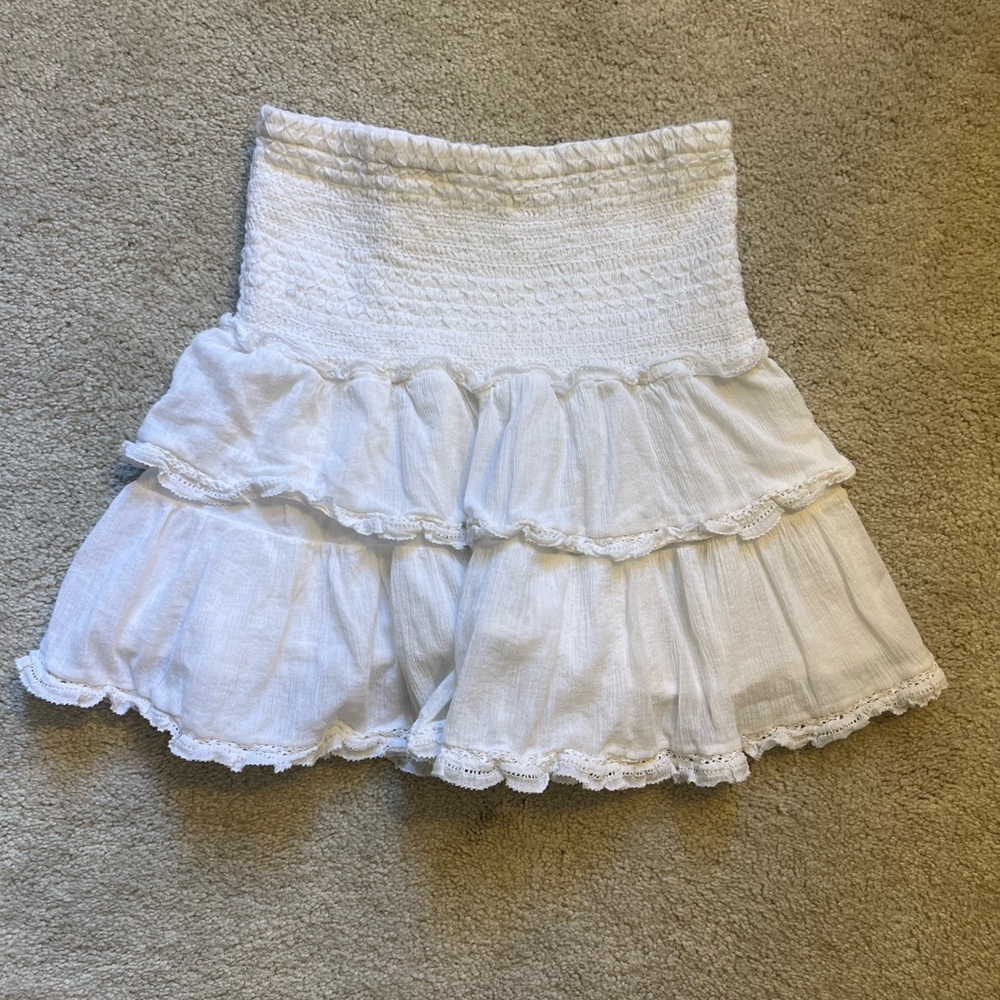 Bundle of 2 Women’s White Tiered Mini Skirt & checkered